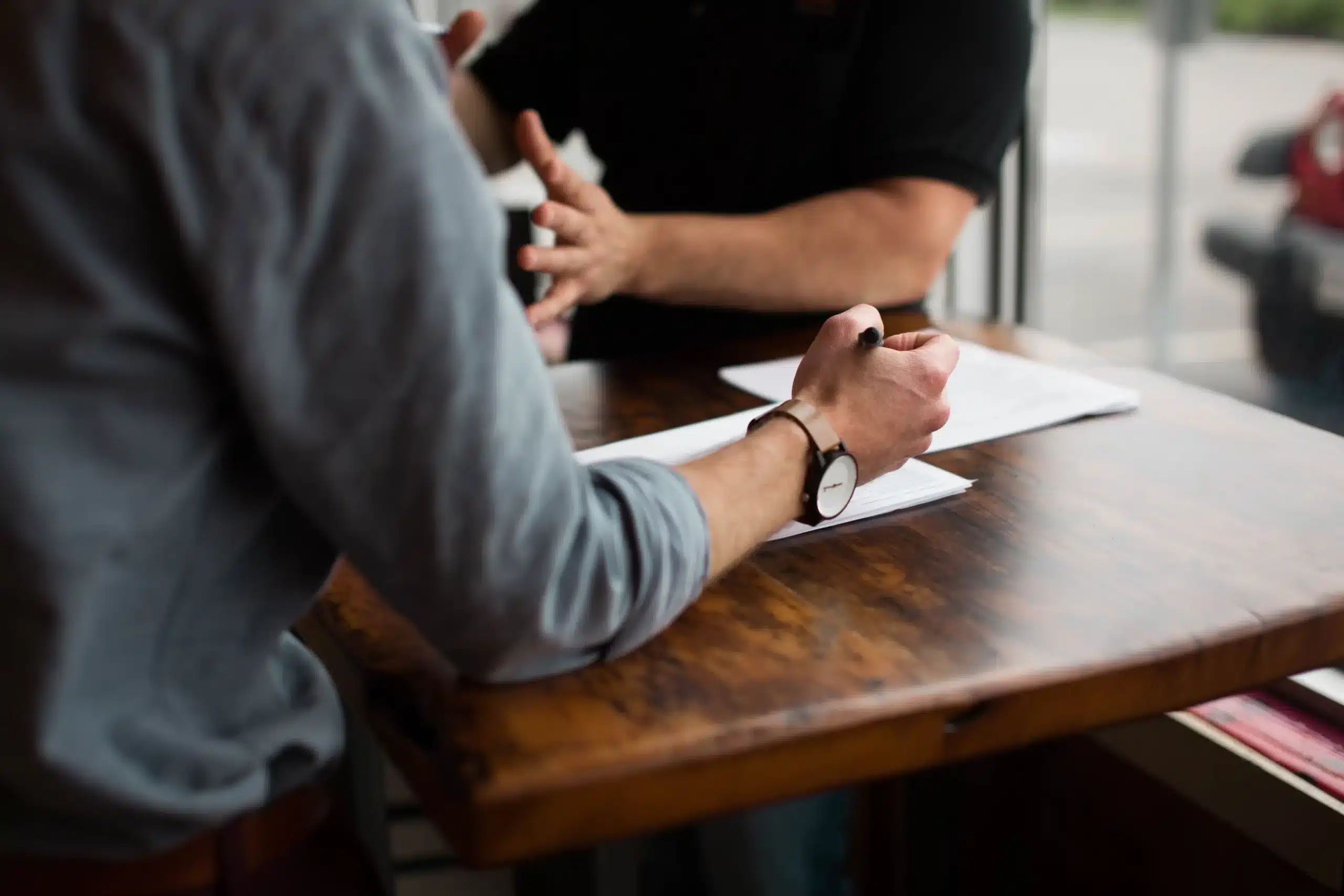 how to prepare for a job interview, a person preparing